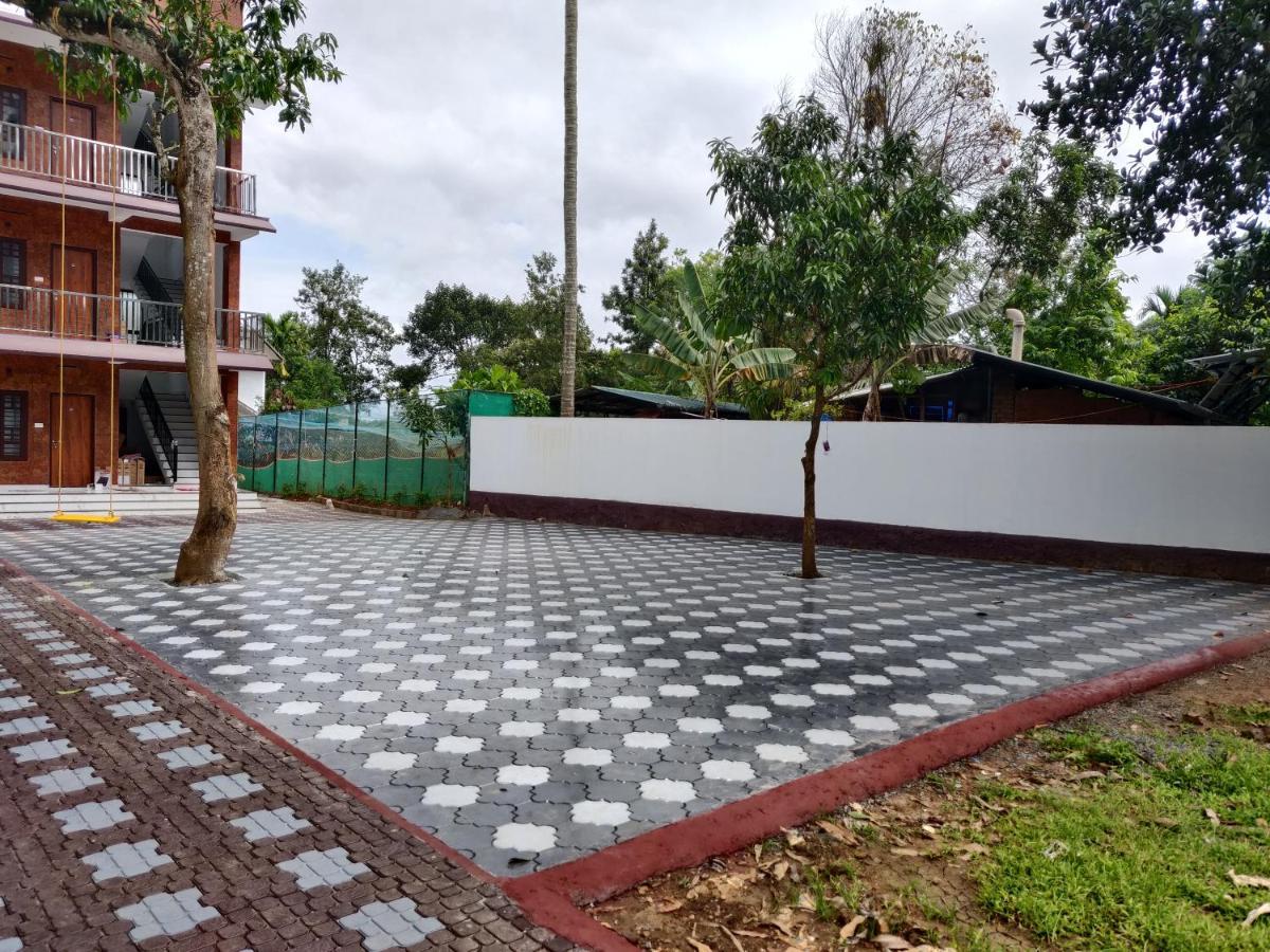 Dolphin Enclave Service Studio Apartments Kalpetta Exterior foto