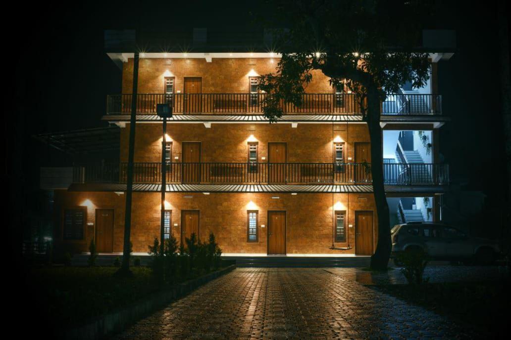 Dolphin Enclave Service Studio Apartments Kalpetta Exterior foto