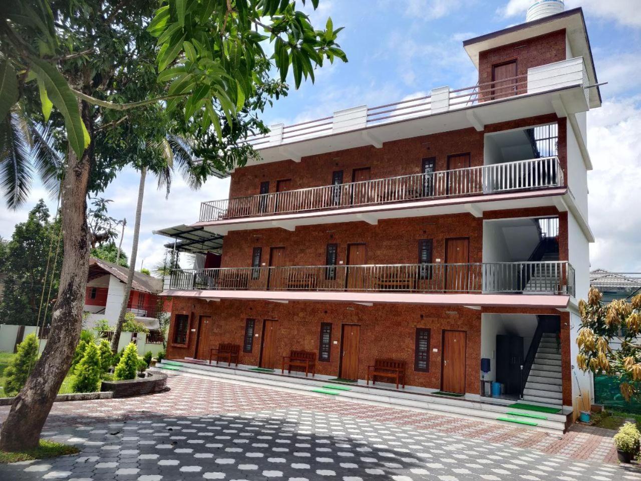 Dolphin Enclave Service Studio Apartments Kalpetta Exterior foto