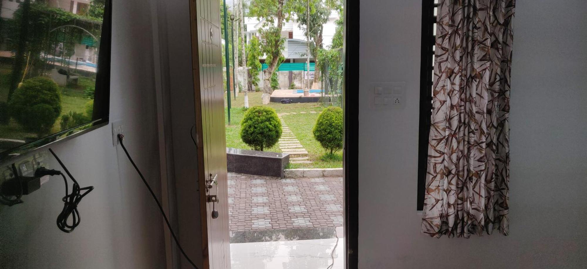 Dolphin Enclave Service Studio Apartments Kalpetta Exterior foto