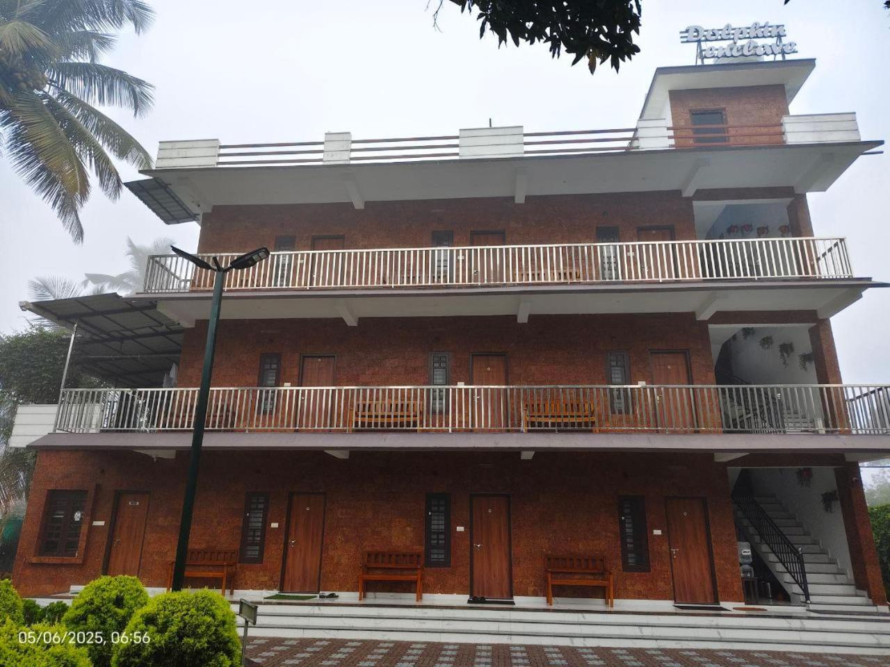 Dolphin Enclave Service Studio Apartments Kalpetta Exterior foto